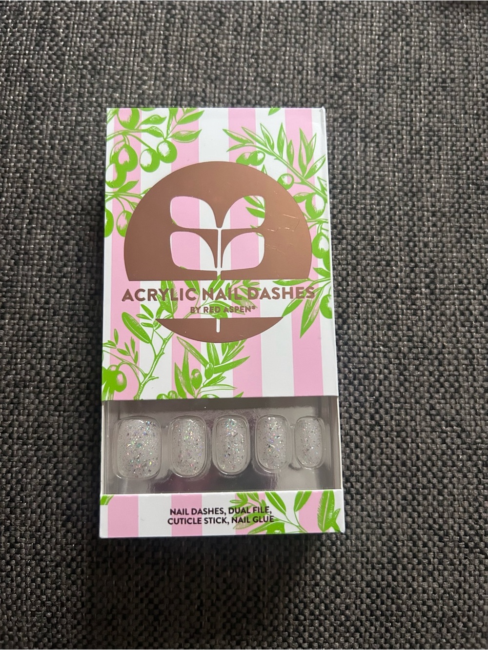 Red Aspen Nail Dashes